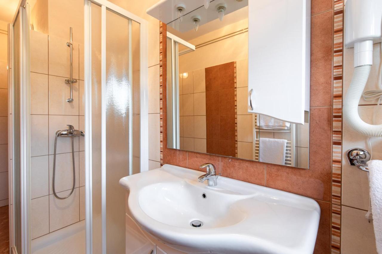 Justic Apartman *