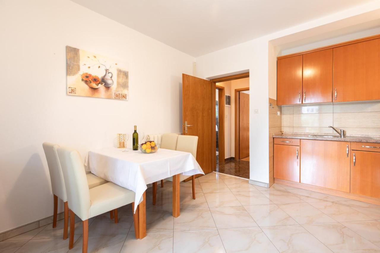 Justic Apartman Krk Town
